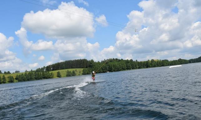 I Międzynarodowe Młodzieżowe Zawody w Narciarstwie Wodnym za Wyciągiem