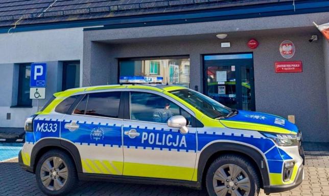 trzy nowoczesne Suzuki S-Cross