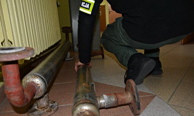 zatrzymali dwóch mężczyzn podejrzanych o kradzież wymienników ciepła