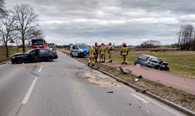 Trzy osoby trafiły do szpitala po wypadku pod Sejnami