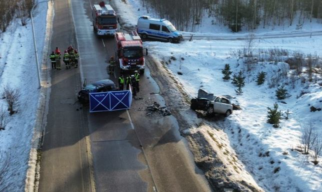 Śmiertelny wypadek w Białej Wodzie Po zderzeniu dwóch samochodów osobowych jedna osoba zginęła na miejscu