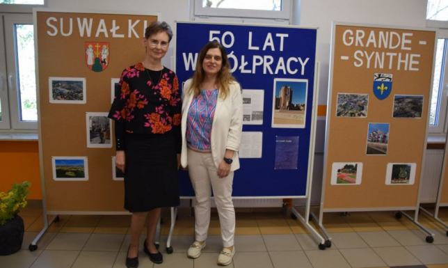 Ekspozycja została przygotowana przez nauczycielki języka francuskiego