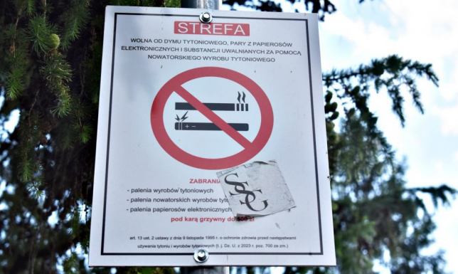 Strefa wolna od dymu tytoniowego i pary z papierosów elektronicznych