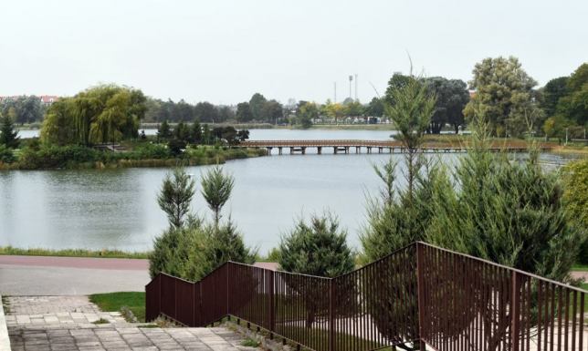 Z Zalewu Arkadia wyłowiono ciało mężczyzny