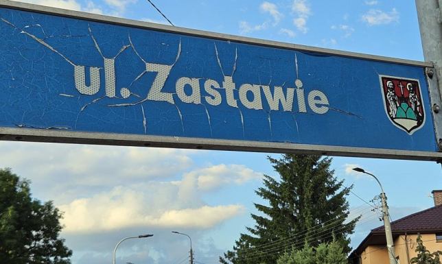 Roboty drogowe w rejonie skrzyżowania z ul. Lazurową