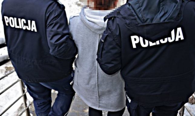 Suwalscy policjanci zatrzymali dwie kobiety poszukiwane przez wymiar sprawiedliwości