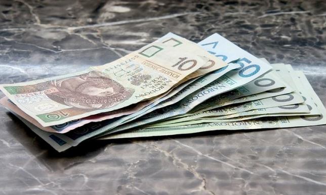 Pierwsze „trzynastki” 1 kwietnia już na konta emerytów i rencistów Pierwsze „trzynastki” 1 kwietnia już na konta emerytów i rencistów