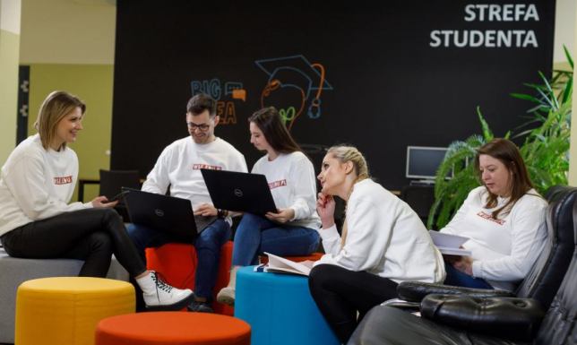 Ekonomia niestacjonarnie – zainwestuj w swoją karierę. Rekrutacja Trwa!