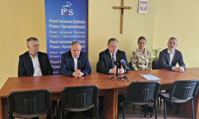 Do udziału w niedzielnych wyborach prezydenckich zachęcał Jarosław Zieliński