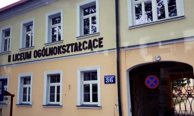 Dlaczego nie ogłoszono konkursu na dyrektora Zespołu Szkół Nr 2? Władze Suwałk odstąpiły od konkursu na dyrektora Zespołu Szkół Nr 2