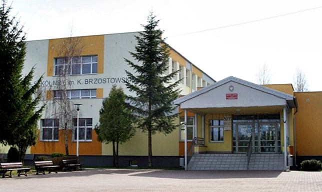 Windy dla niepełnosprawnych pojawią się w Zespole Szkół nr 6 Budynek Zespołu Szkół nr 6 dostosowany do potrzeb uczniów niepełnosprawnych