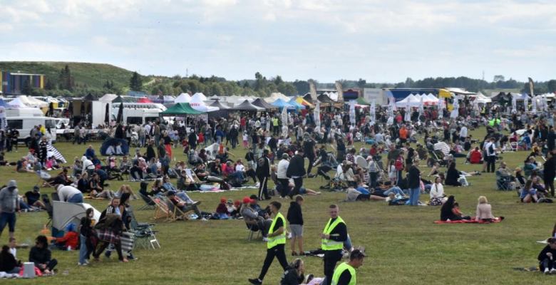 wprowadzenie płatnego wejście na teren imprezy Air Show Odlotowe Suwałki