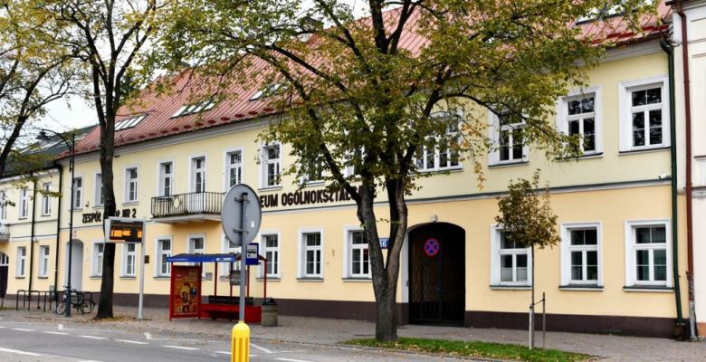 zostanie wybudowany szyb wraz z windą oraz nowoczesna pracownia