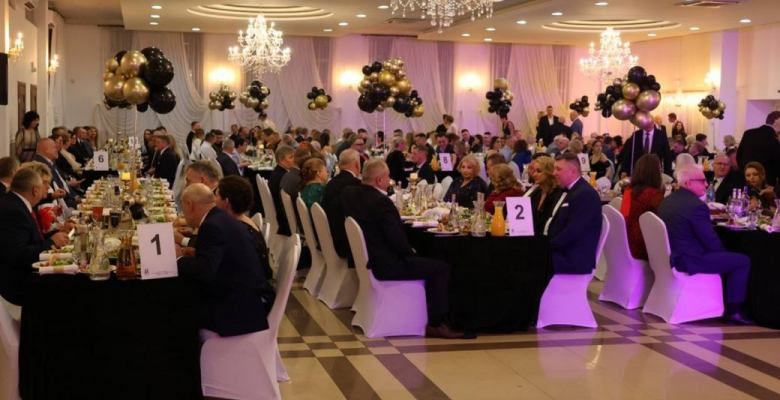 Ponad 330 osób bawiło się w sobotę (07.02) na XIV Balu Charytatywnym