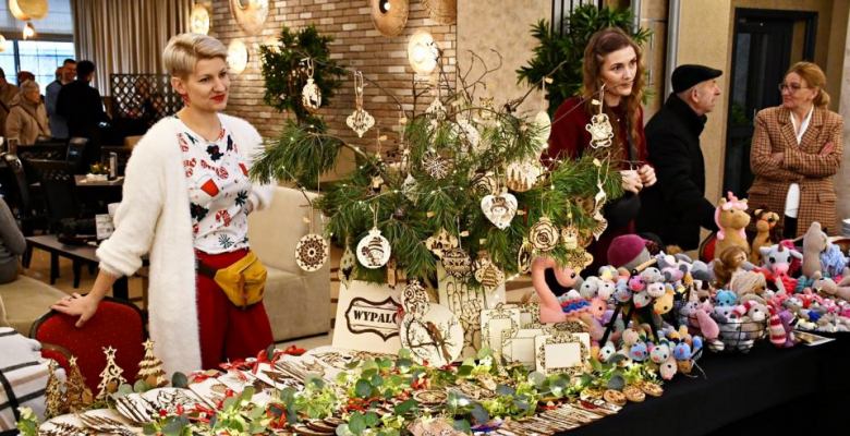 Unikatowe upominki, dekoracje świąteczne i idealne prezenty