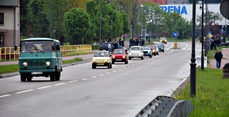 parada zabytkowych samochodów i motocykli,