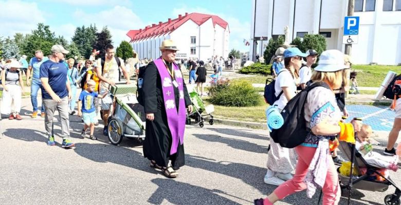 Przed uczestnikami dziesięć dni marszu i blisko 270 kilometrów do pokonania