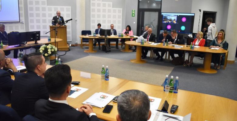 Uchwała dotyczy gruntu stanowiącego część działki przy ul. Witolda Pileckiego