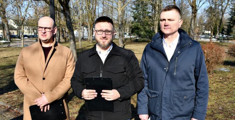 Członkowie Ruchu Narodowego z Suwałk przygotowali wniosek do prezydenta