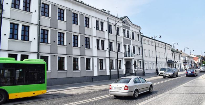 uzyskanie maksymalnej noty 100 punktów w kategorii transparentności