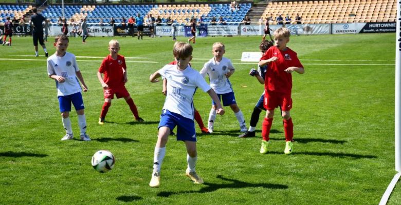 na Stadionie Miejskim w Suwałkach rozpoczął się piłkarski turniej