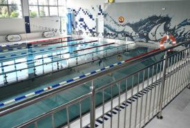 dokładanie z miejskiej kasy do basenu w Szkole Podstawowej nr 10