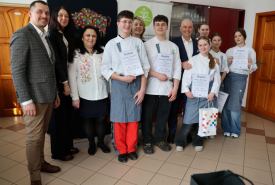 zwycięzcy kulinarnego turnieju na etapie szkolnym