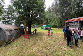 przeprowadzanie rutynowych kontroli obozów harcerskich w regionie