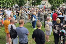 Mieszkańcy Suwałk protestowali w Parku Konstytucji 3 Maja