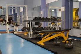 siłownia znajdująca się w budynku przy ulicy Wojska Polskiego 2