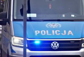 Dziewięć osób trafiło do szpitala po zderzeniu ciągnika z busem