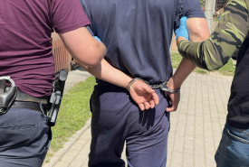 zarzuty uszkodzenia mienia i kradzieży w warunkach recydywy