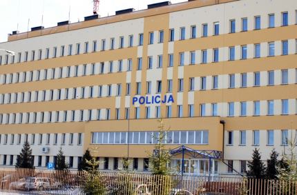 ukradł ozdobną kurę sprzed jednej z kwiaciarni w Suwałkach