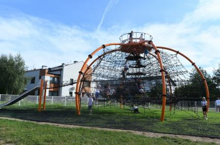 Projekt pn. „Strefa sportu i zabawy i relaksu Osiedla Hańcza”.