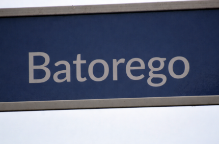 utrudnienia w ruchu drogowym i pieszym na ulicy S. Batorego