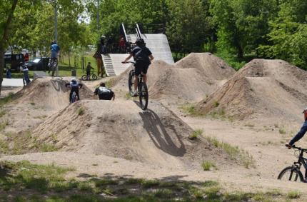 Prędkość, sportowa rywalizacja i dreszcz walki z sekundami