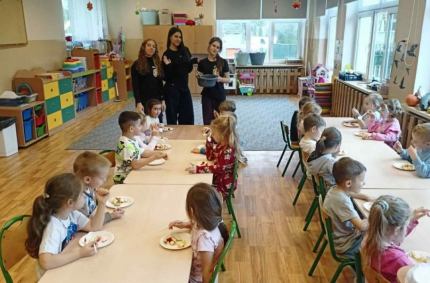 Uczniowie Zespołu Szkół nr 4 w Suwałkach, realizujący projekt FitFlow