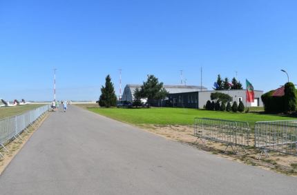 przetarg na zaprojektowanie i budowę hangaru zabezpieczenia logistycznego