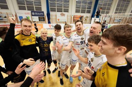 drużyny z ostatnich dwóch miejsc w lidze