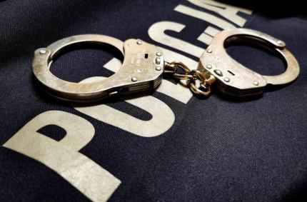 policjanci zatrzymali 45-letniego mężczyznę po kradzieży sklepowej