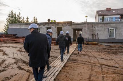 wizyta wojewody podlaskiego Jacka Brzozowskiego w gminie Raczki