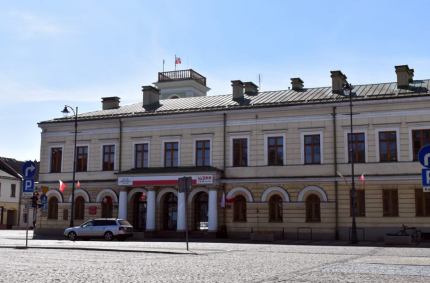przystosowanie budynków do pełnienia funkcji obiektu zbiorowej ochrony.