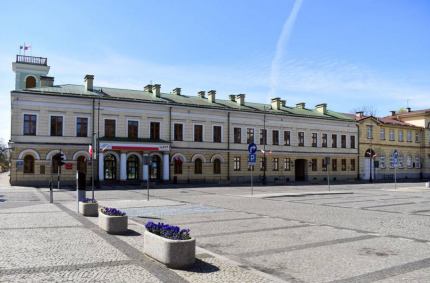 Od 1,6 mln zł do 3,9 mln zł kształtują się oferty w przetargu