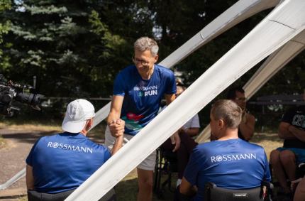 Biegliście w Rossmann Run z aplikacją? Tak Wasze wpłaty pomogły Polskiemu Komitetowi Paralimpijskiemu