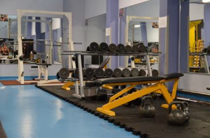 siłownia znajdująca się w budynku przy ulicy Wojska Polskiego 2