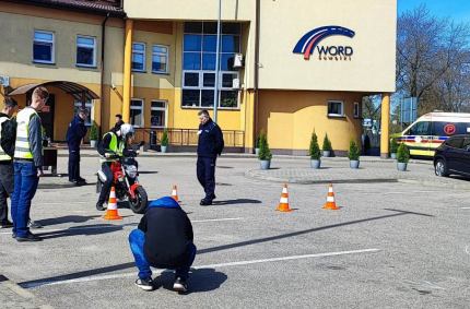 Przygotowanie pojazdu do jazdy, jazda sprawnościowa motorowerem