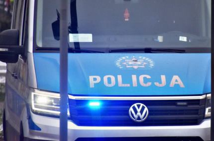 Dziewięć osób trafiło do szpitala po zderzeniu ciągnika z busem