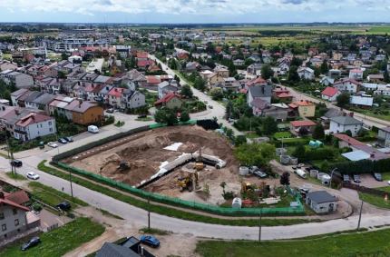 zbiornik retencyjny, który ma ograniczyć zalewanie ulic na osiedlu Hańcza